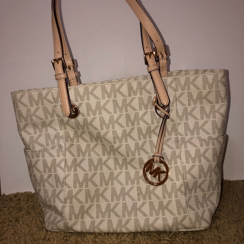 Michael Kors Jet Set Tote Bag